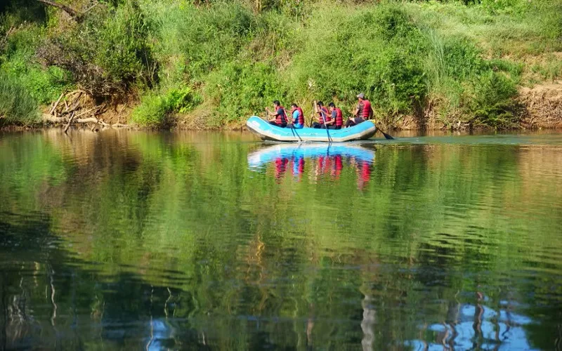 Kadkani River Resort